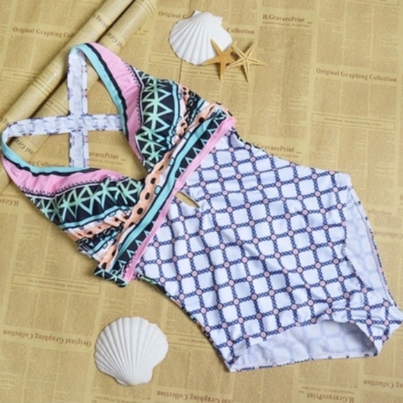 Cute Swimsuit - Picture 4 of 7